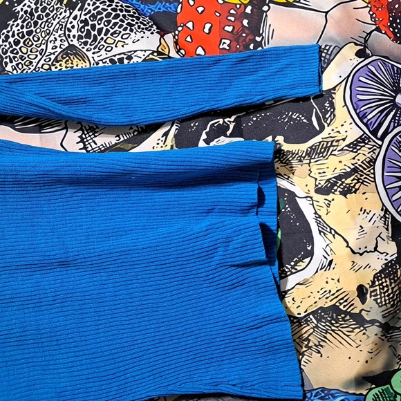 Turtle neck - Picture 3 of 3